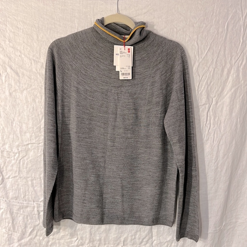Uniqlo, Ines de la Fressange Women 3D extra fine merino turtleneck sweater. L